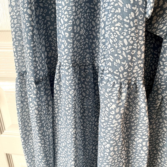 Flutter sleeve dress - Picture 3 of 4